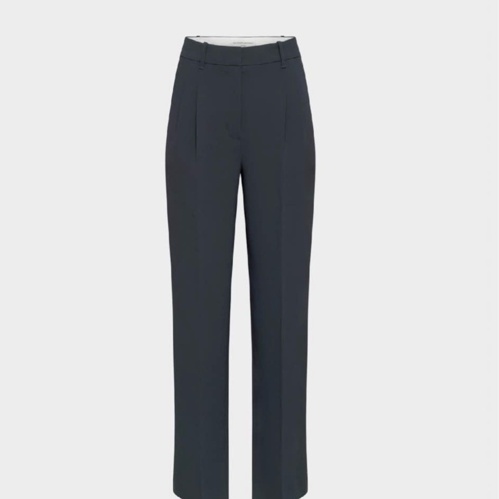 Aritzia Effortless Pants